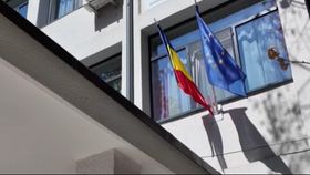 VIDEO Controverse aprinse în jurul propunerii ca școlile să înceapă ziua cu imnul național și rugăciunea „Tatăl nostru”
